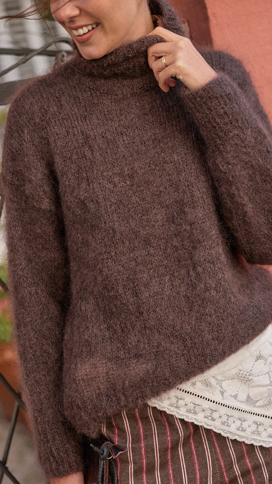 Jersey cuello alto chocolate